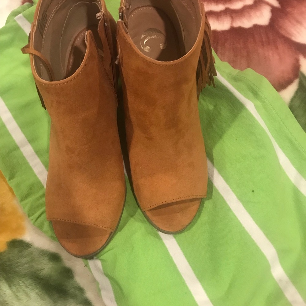 Ankle bootie